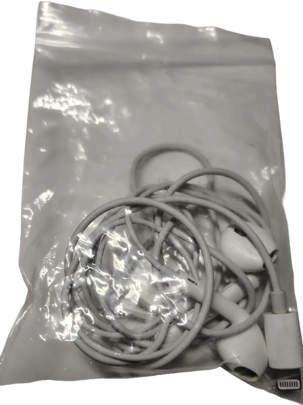 (2016) White Apple Earpod Lightning Connector Headphones Untested As-Is